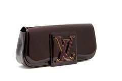 Louis Vuitton vernis Sobe clutch