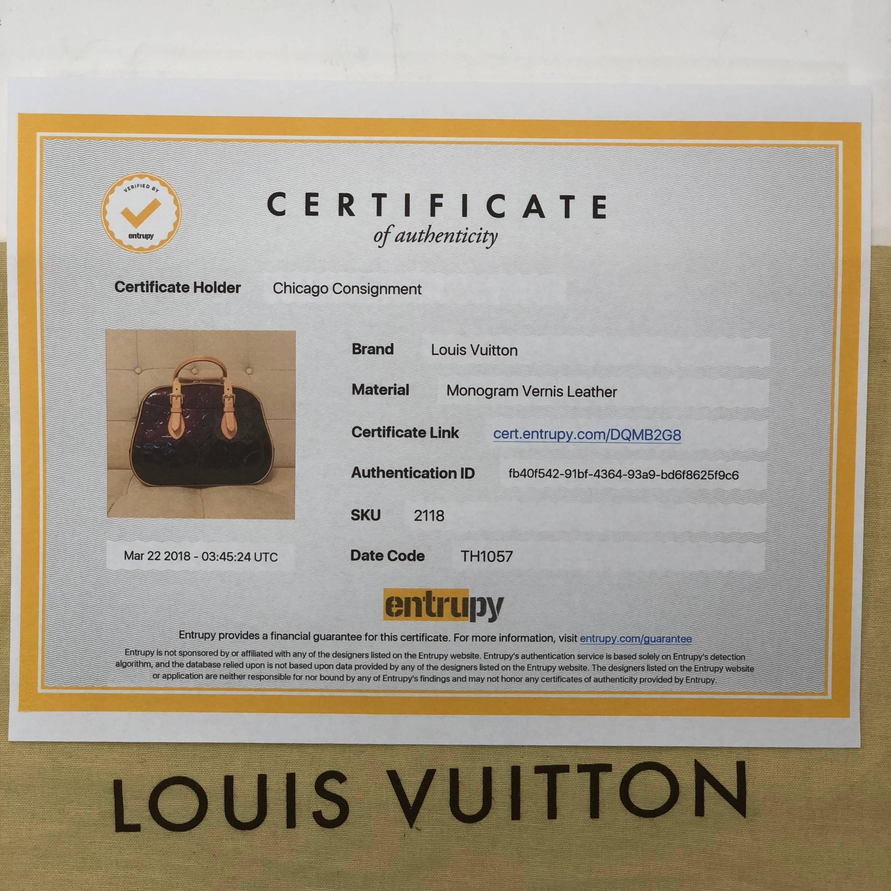 MODEL - Louis Vuitton Vernis Summit Drive in Amarante

CONDITION - Exceptional.  Light vachetta with no watermarks, no dryness and no cracking.  Bright and shiny hardware with no tarnishing or chipping.  No rips, holes, tears, stains or odors. 