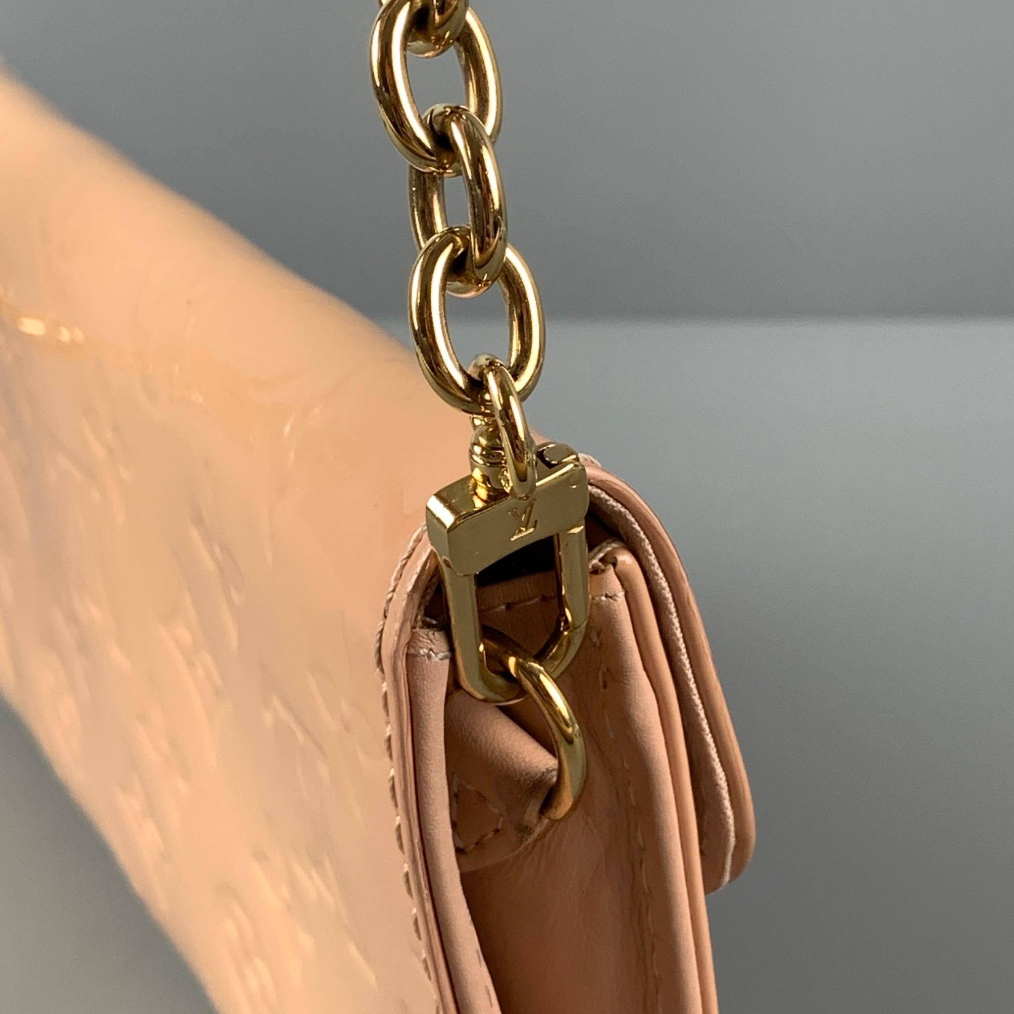 LOUIS VUITTON Vernis Sunset Blvd Beige Embossed Patent Leather Clutch In Good Condition In San Francisco, CA
