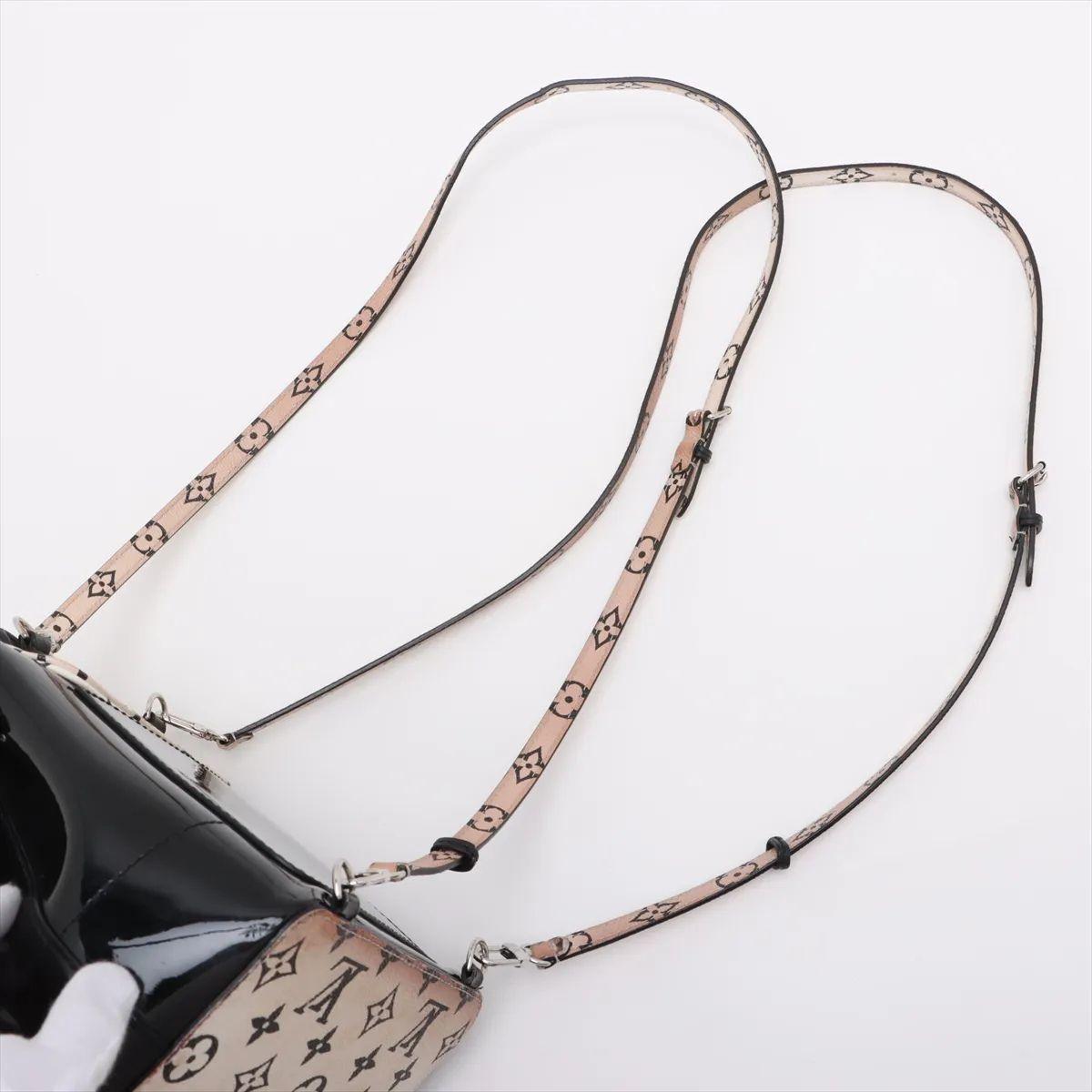 Louis Vuitton Vernis x Monogram Hot Springs Mini Backpack Black For Sale 3