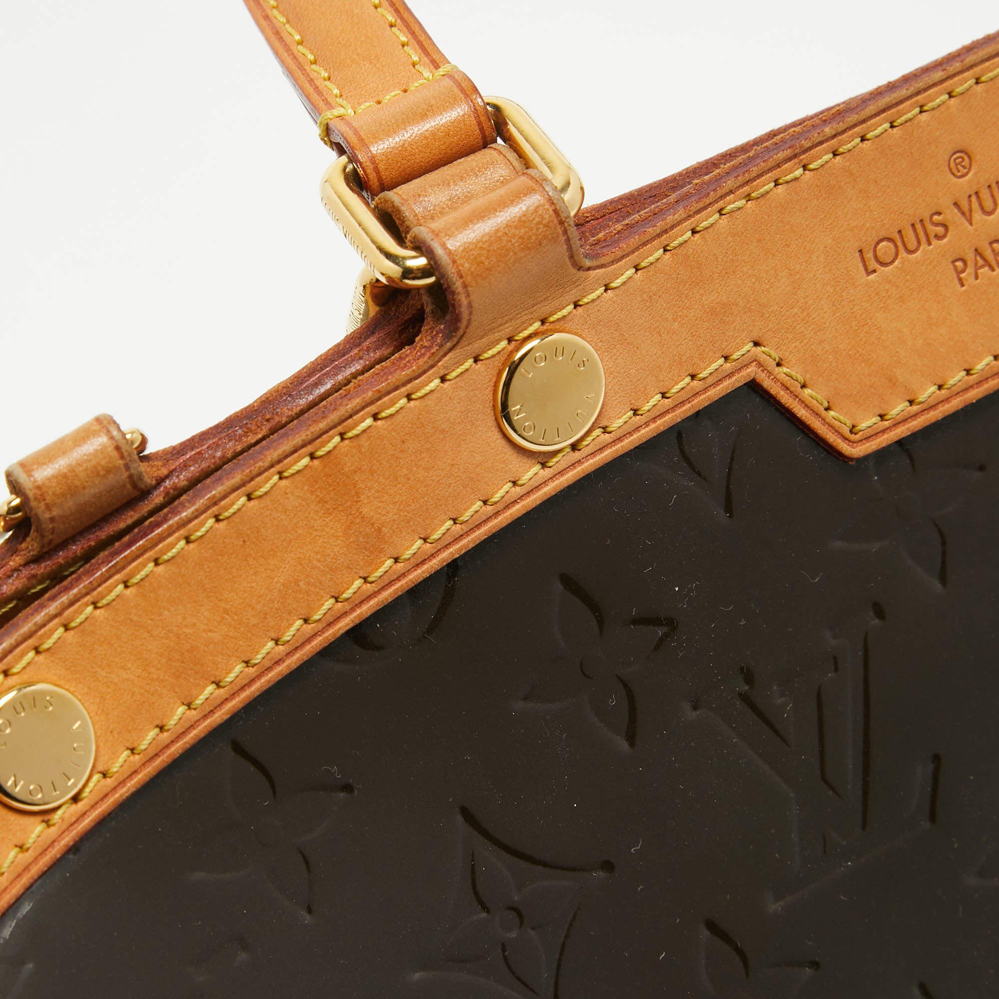 Louis Vuitton Vert Bronze Monogram Vernis Brea MM Bag For Sale 7
