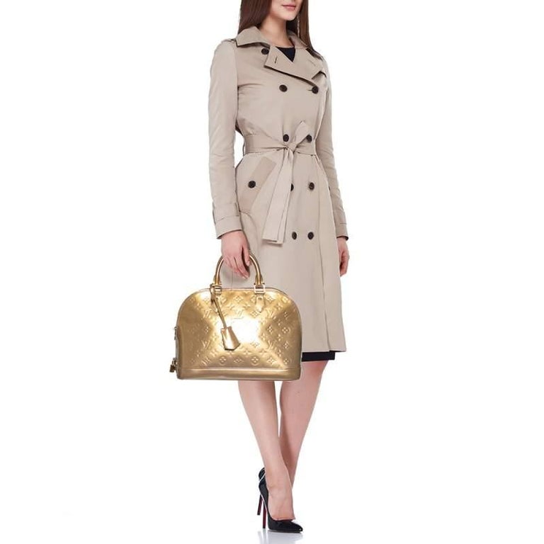Louis Vuitton Vert Olive Monogram Vernis Alma PM Bag In Fair Condition For Sale In Dubai, Al Qouz 2