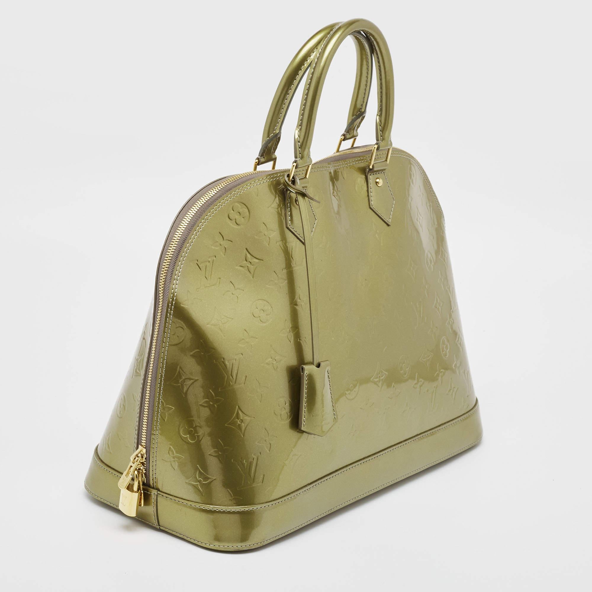 Louis Vuitton Vert Olive Monogram Vernis Leather Alma GM Bag In Good Condition For Sale In Dubai, Al Qouz 2