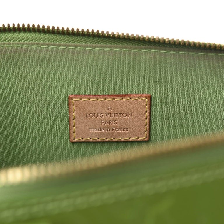 Louis Vuitton Vert Tonic Monogram Vernis Alma GM Bag In Good Condition For Sale In Irvine, CA
