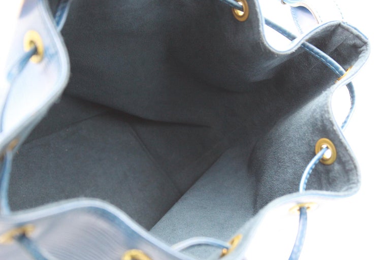 Louis Vuitton Vintage 1995 Blue  Epi Leather Noe Bag For Sale 1