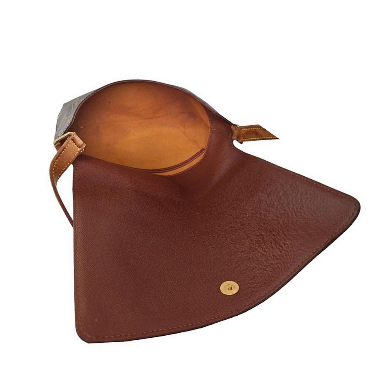 Louis Vuitton Vintage 2000s Monogram Musette Tango For Sale 3