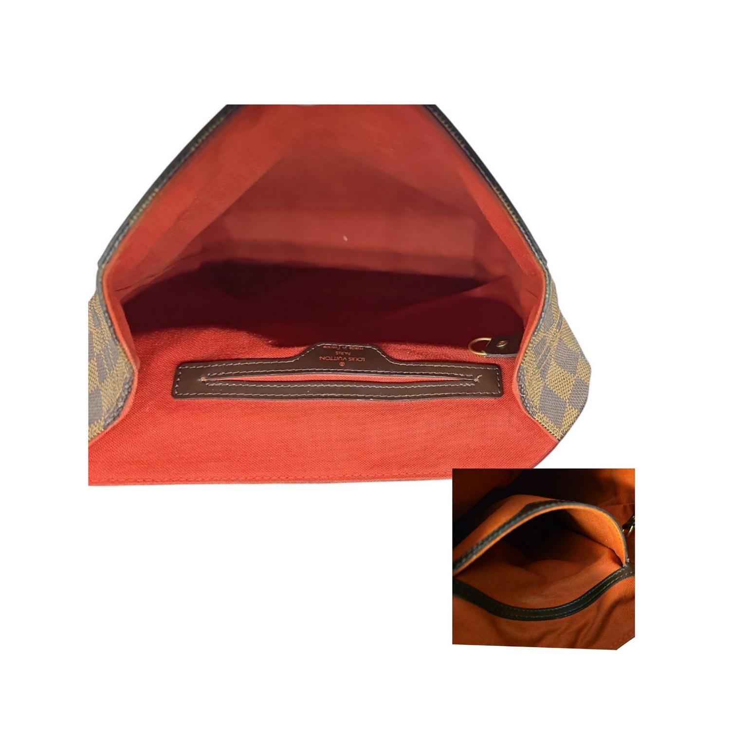 Louis Vuitton Vintage 90s Damier Ebene Soho Backpack en vente 4