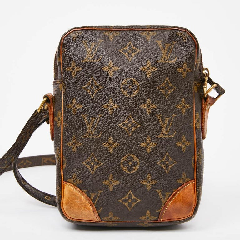 LOUIS VUITTON Vintage Amazone Shoulder Bag in Brown Monogram Canvas and Leather For Sale at 1stdibs