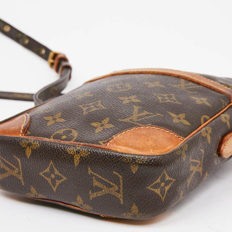 LOUIS VUITTON Vintage Amazone Shoulder Bag in Brown Monogram Canvas and Leather For Sale at 1stdibs