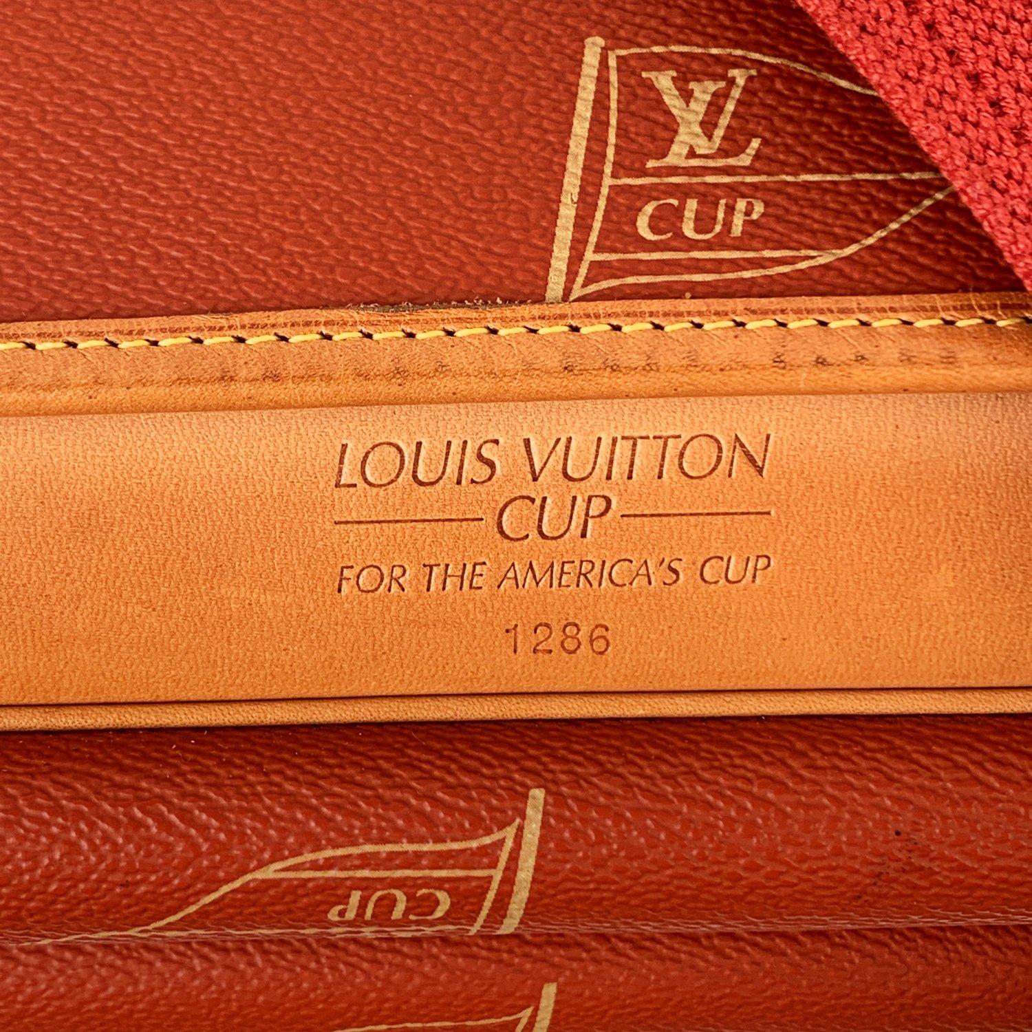 Louis Vuitton Vintage America's Cup 1995 Calvi Messenger Bag 4