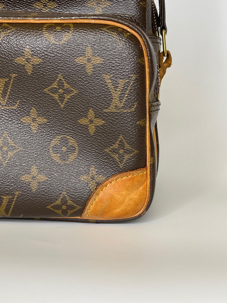 Louis Vuitton Vintage Authentic Monogram Shoulder Bag Nile MM 2012