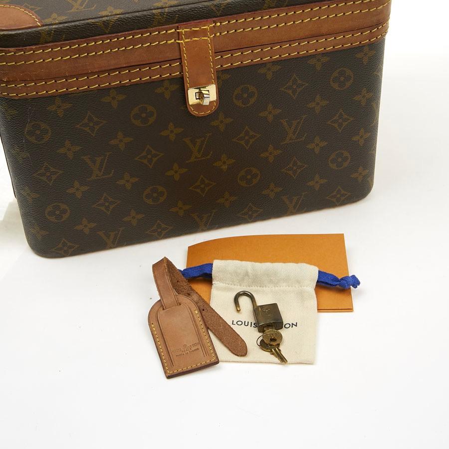 LOUIS VUITTON Vintage Beauty Case in Monogram Canvas and Natural Leather 8
