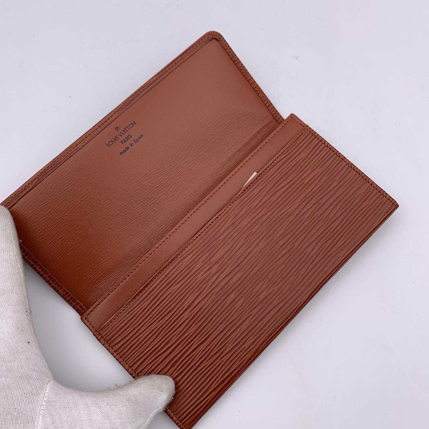 Women's Louis Vuitton Vintage Beige Epi Leather Long Bifold Bill Wallet