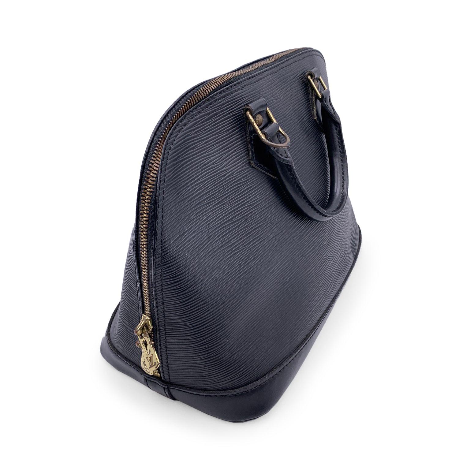 Women's Louis Vuitton Vintage Black Epi Leather Alma Satchel Top Handle Bag For Sale