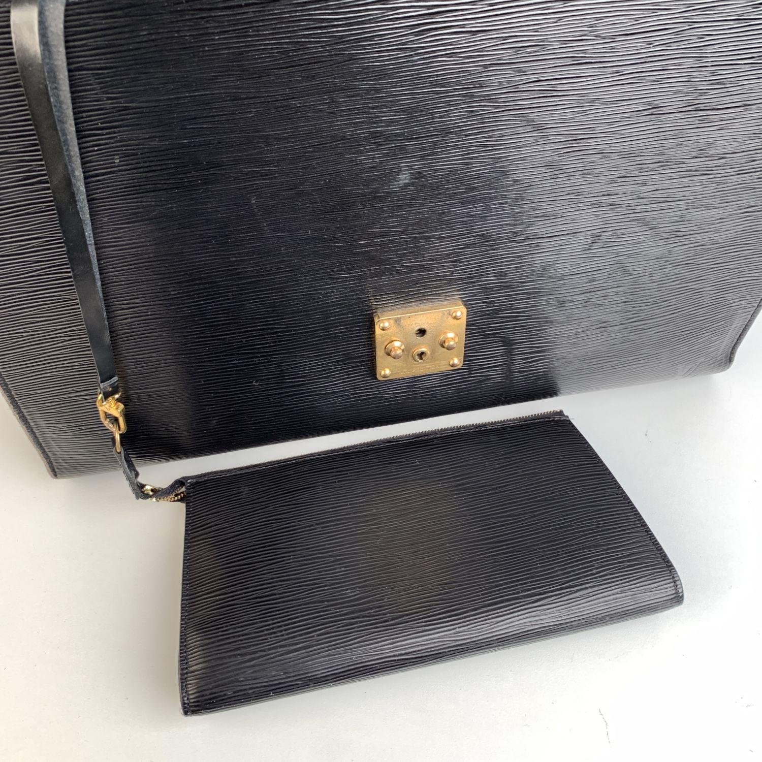 Louis Vuitton Vintage Black Epi Leather Ambassadeur Briefcase 10