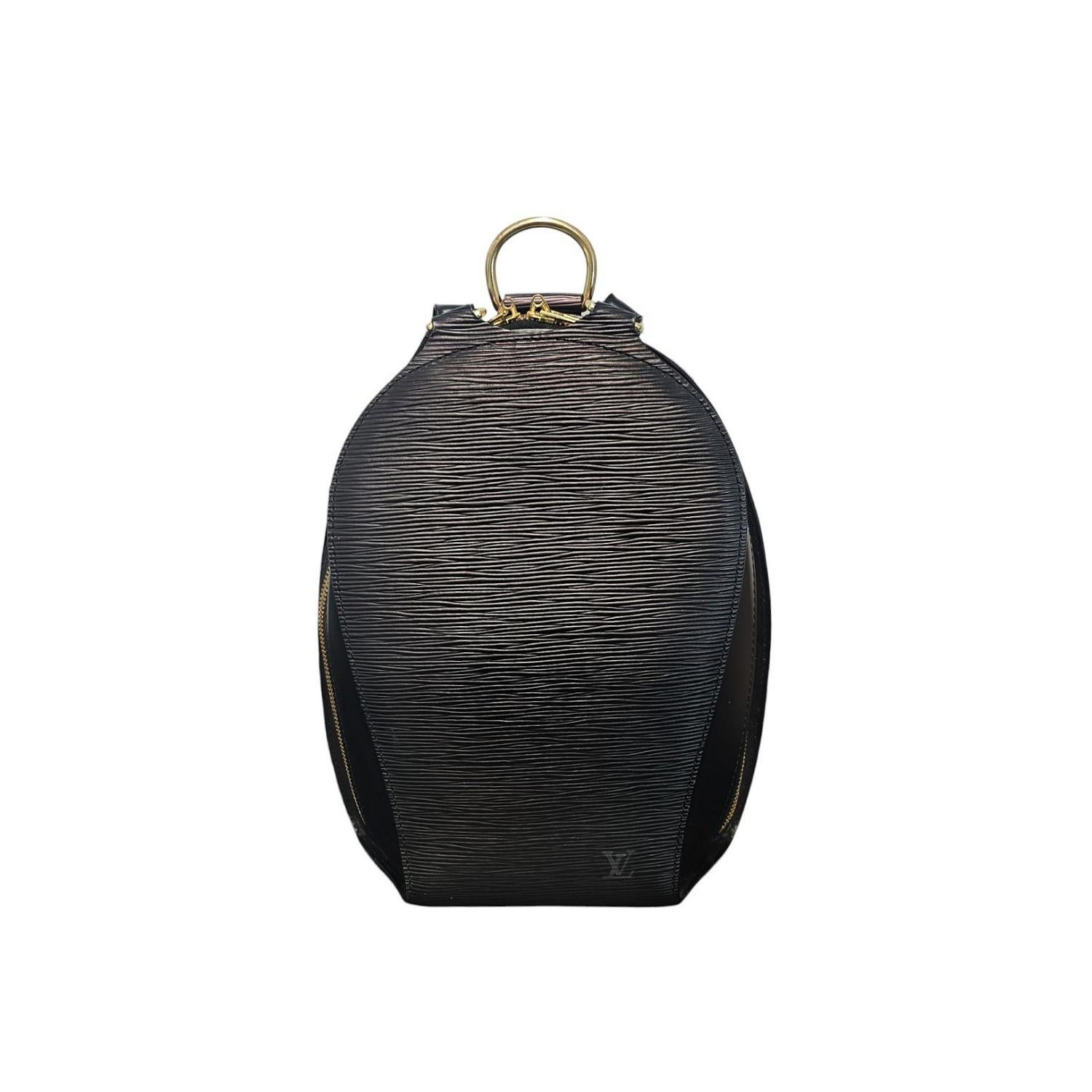 Lo zaino Louis Vuitton Vintage EPI Mabillon in nero è un tocco di stile al lusso classico. Realizzato in resistente pelle EPI, questo zaino è dotato di hardware in ottone lucido che aggiunge un tocco di brillantezza al tuo look. Gli spallacci