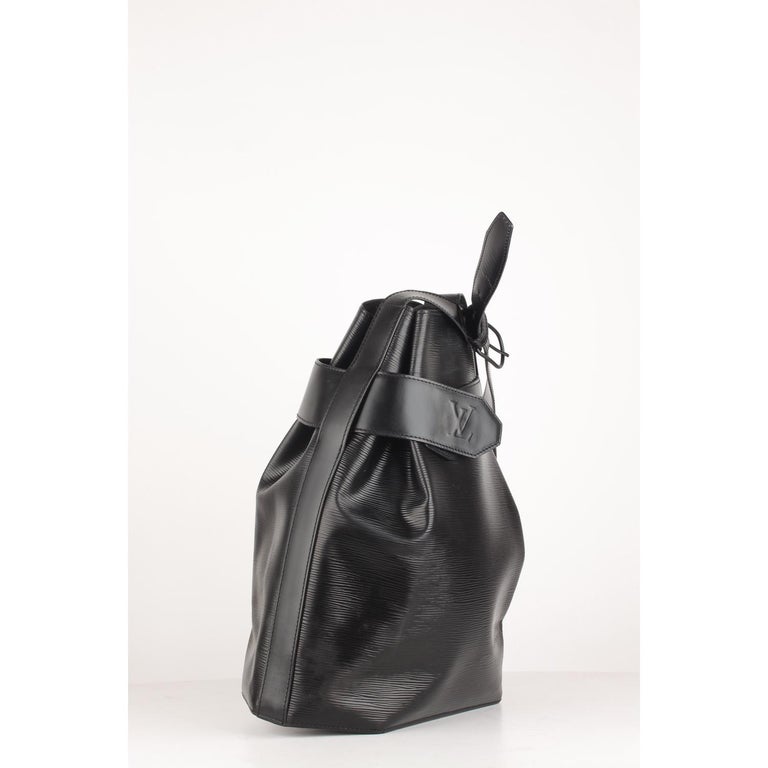 Louis Vuitton Vintage Black Epi Leather Sac d&#39;Epaule Bucket Shoulder Bag For Sale at 1stdibs