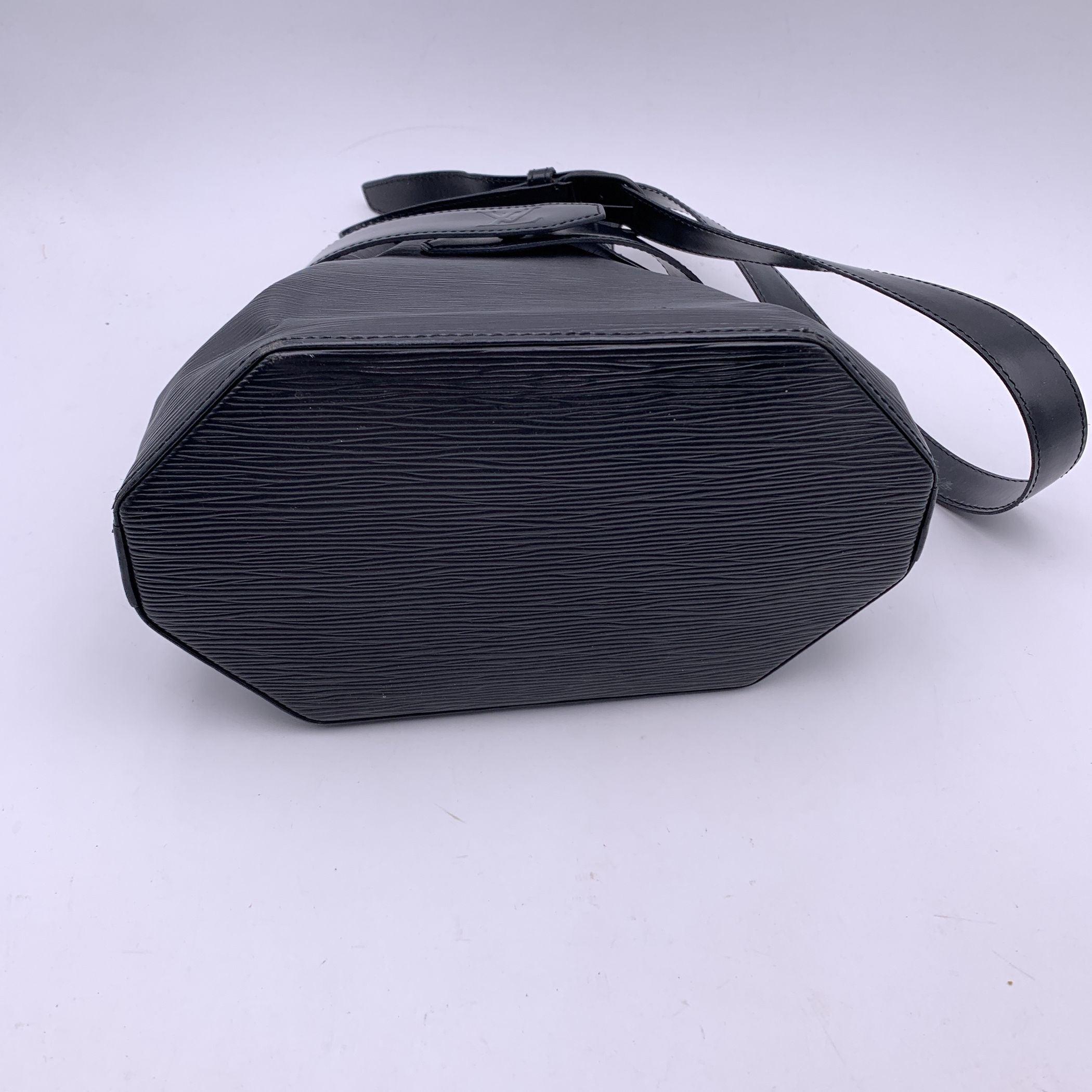Women's Louis Vuitton Vintage Black Epi Leather Sac d'Epaule Shoulder Bag