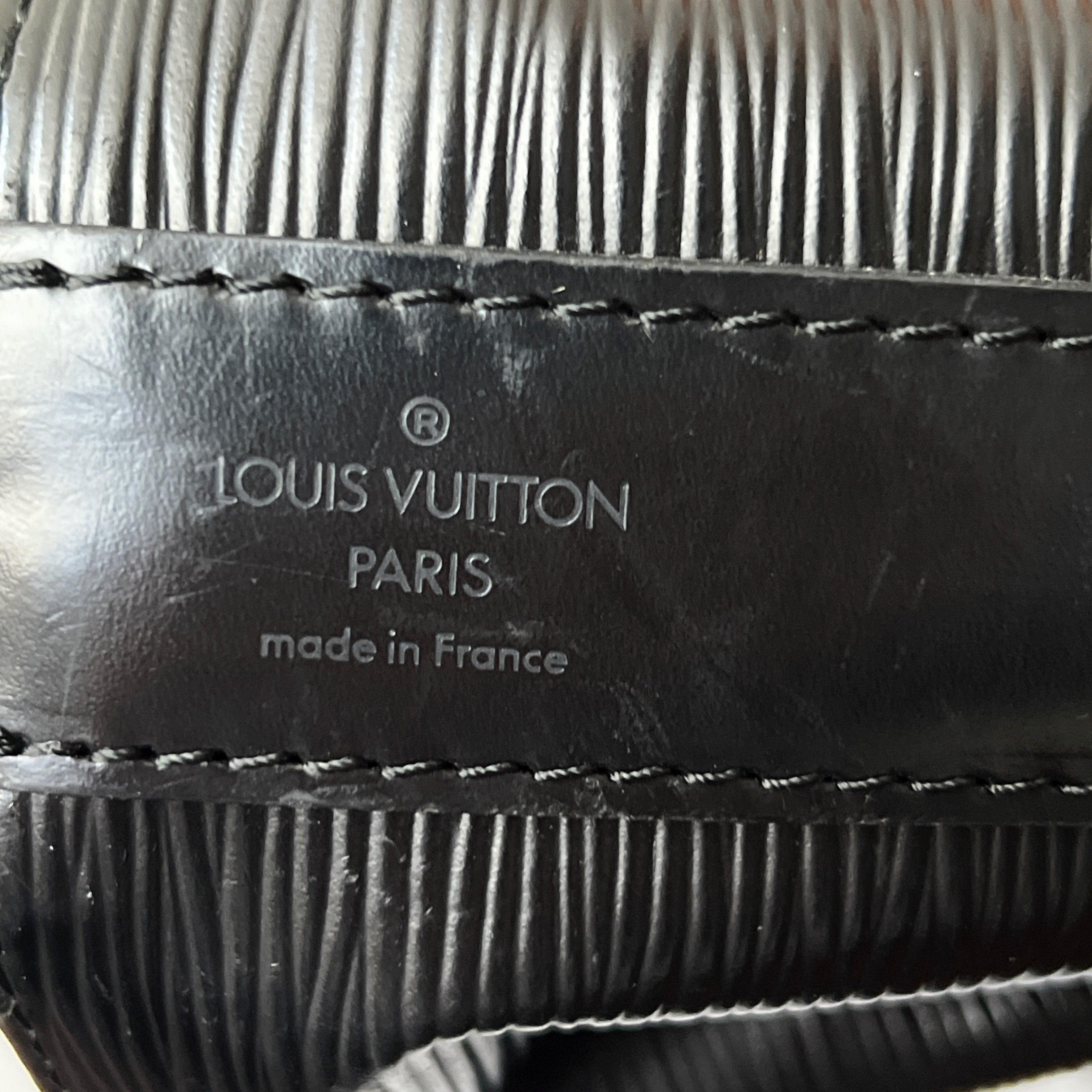 Louis Vuitton Vintage Black Epi Leather Sac d'Epaule Shoulder Bag 3