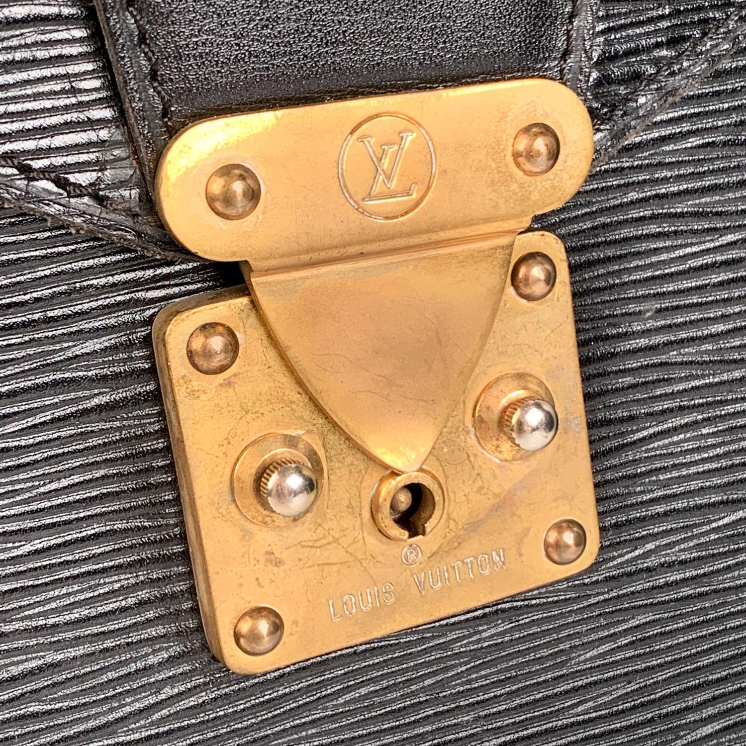 Women's or Men's Louis Vuitton Vintage Black Epi Leather Senateur Portfolio Briefcase