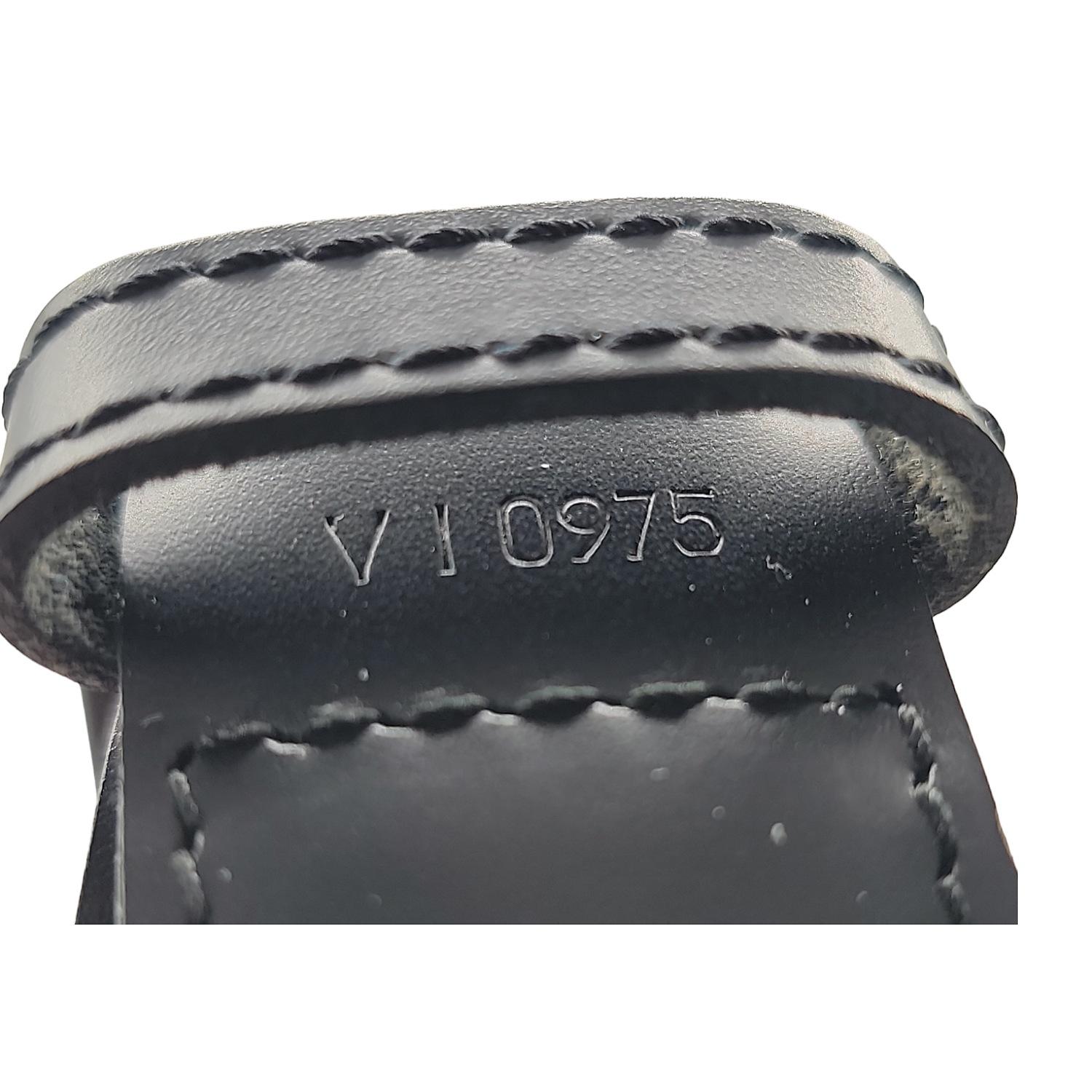 Louis Vuitton Vintage Schwarz EPI Sac D'Epaule GM Bucket Bag w / Pouch im Angebot 5