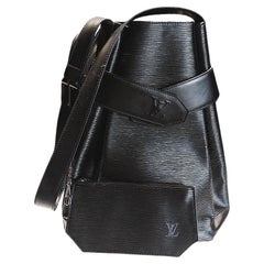 Louis Vuitton Used Black EPI Sac D'Epaule GM Bucket Bag w/ Pouch