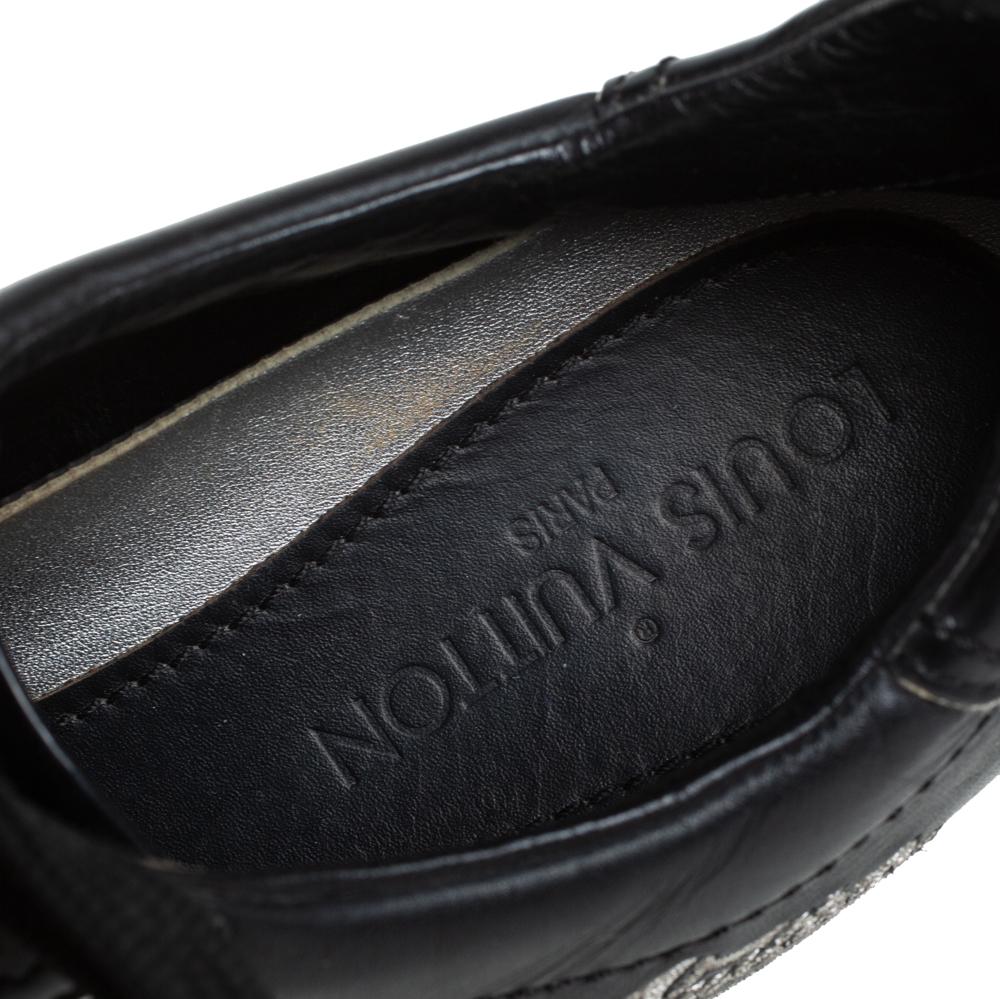 Louis Vuitton Vintage Black/Silver Patent Leather Low Top Sneakers Size 39 In Fair Condition In Dubai, Al Qouz 2