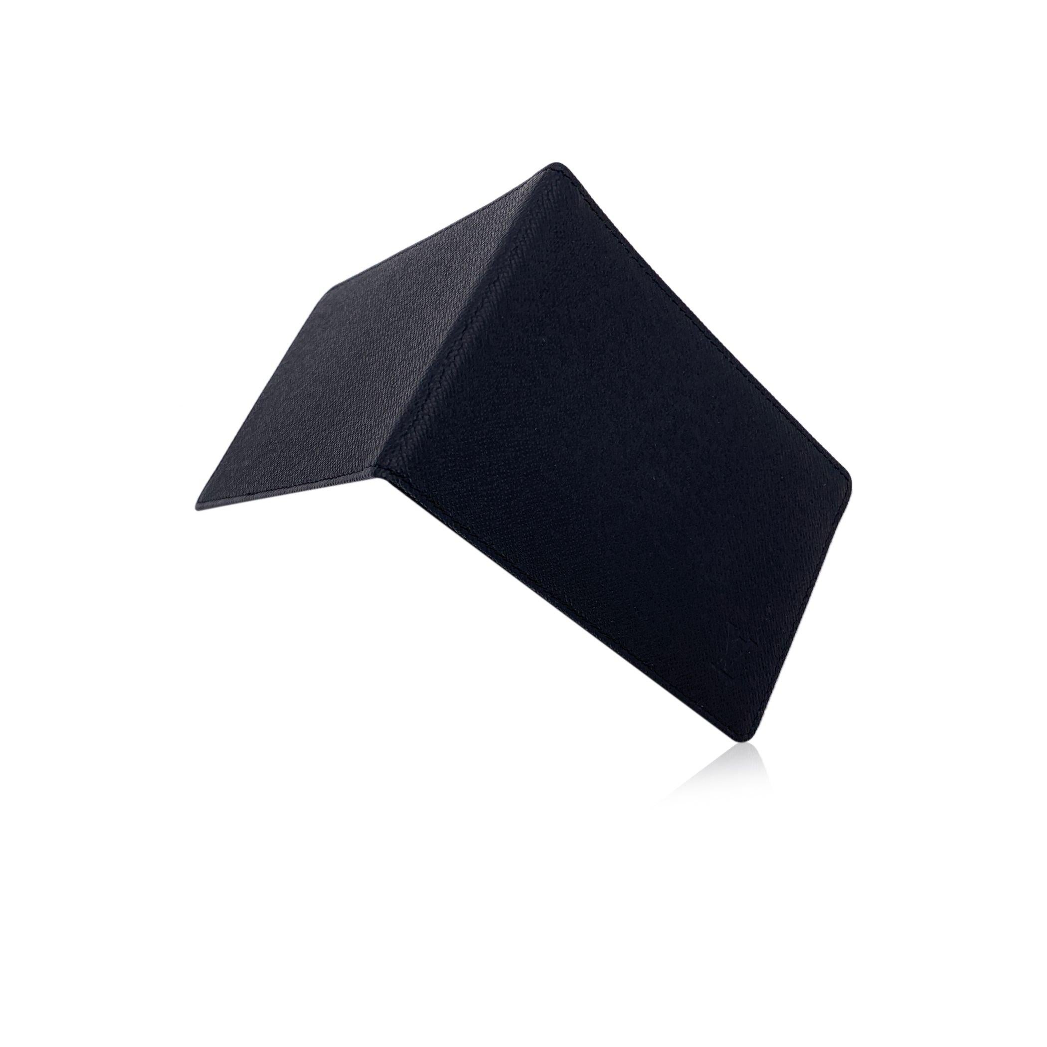 Louis Vuitton Vintage Black Taiga Leather ID Document Holder In Excellent Condition For Sale In Rome, Rome