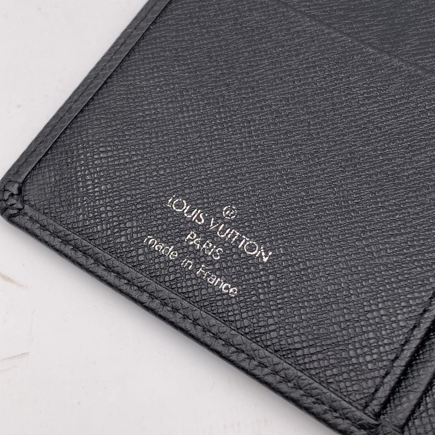 Louis Vuitton Vintage Schwarzes Taiga Porte Chequier Checkbook-Brieftasche in Schwarz im Angebot 1