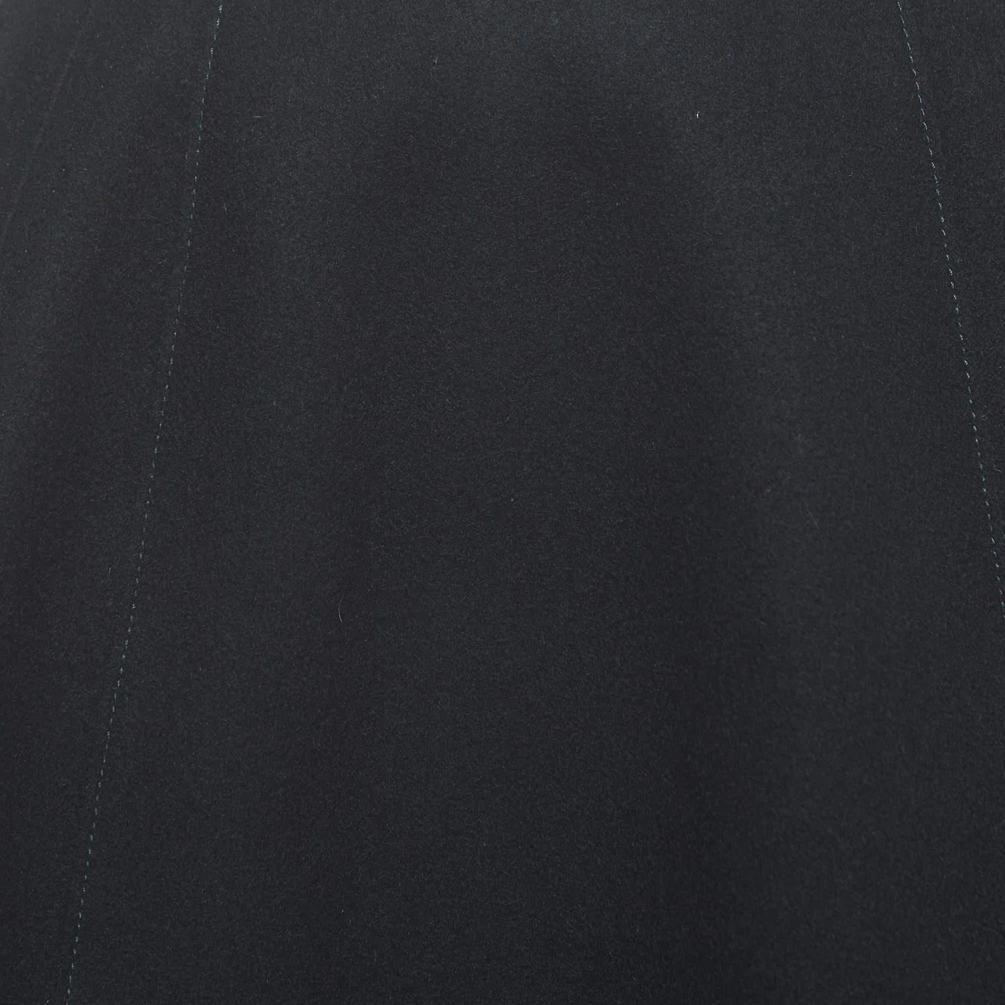 Louis Vuitton Vintage Black Wool Mid-Length Skirt S In Good Condition For Sale In Dubai, Al Qouz 2