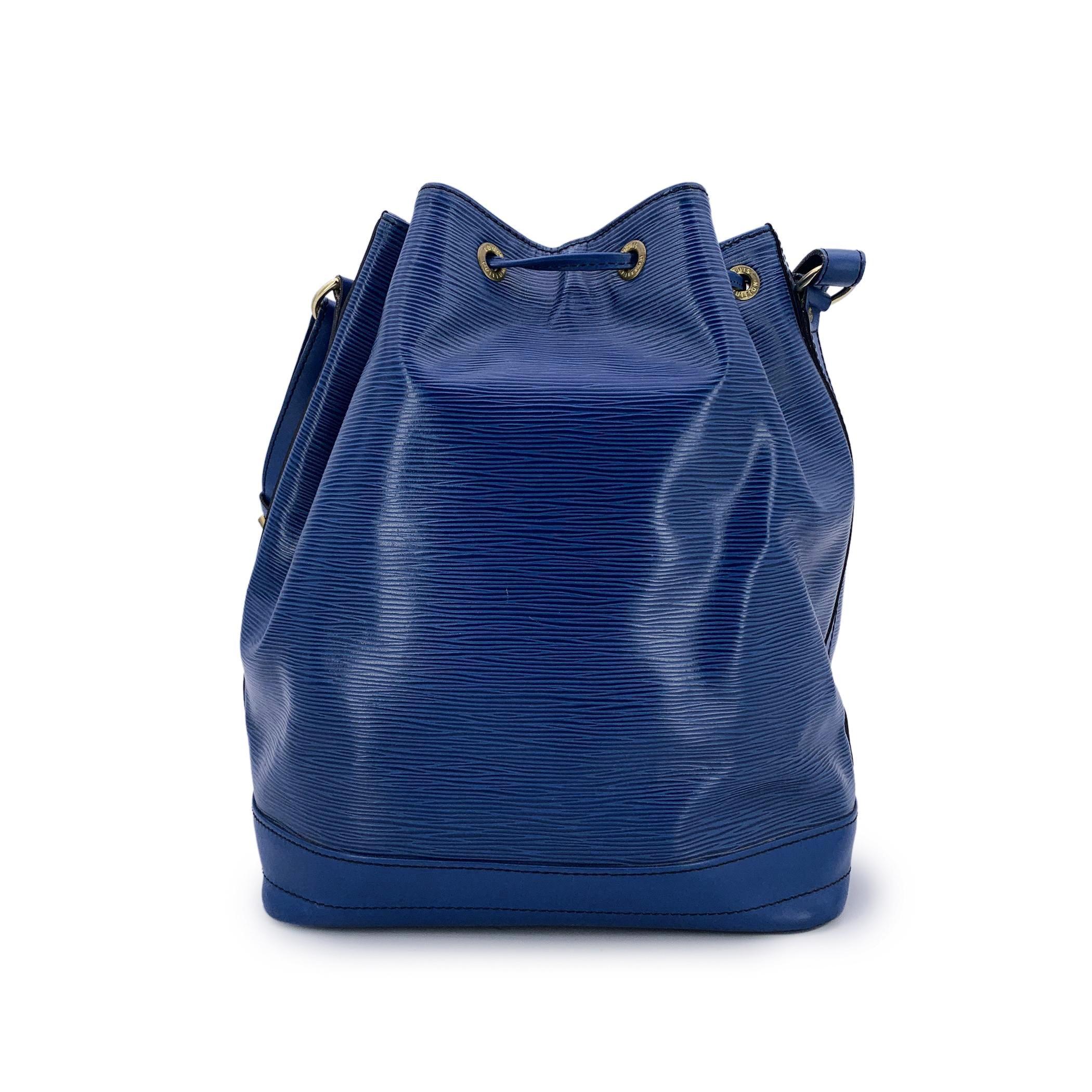 Louis Vuitton Vintage Blue Epi Leather Noe Noé Shoulder Bucket Bag In Good Condition In Rome, Rome