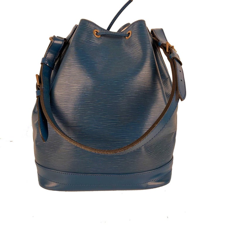 Louis Vuitton Vintage Blue Epi Leather Noé Shoulder Bag Bucket Noe For Sale at 1stdibs