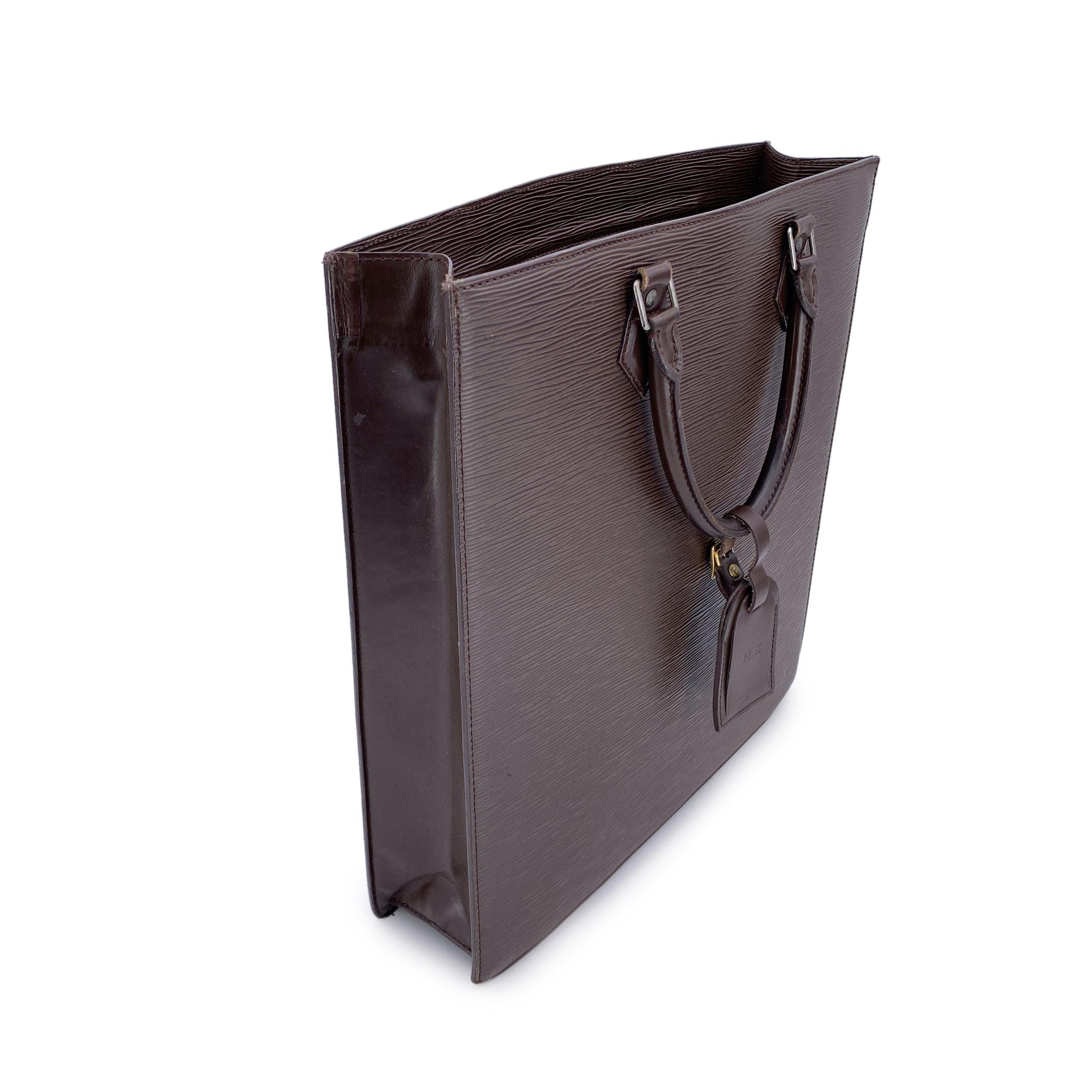 Women's or Men's Louis Vuitton Vintage Brown Epi Leather Sac Plat GM Shopping Tote Bag For Sale