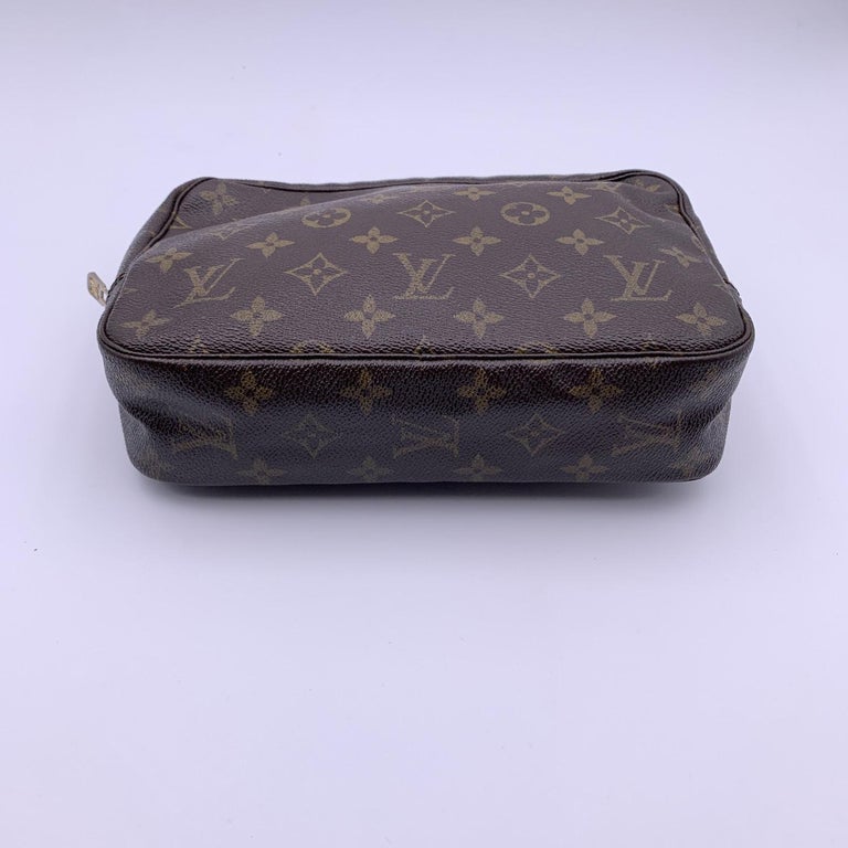 Shop Louis Vuitton LOCKME 2023 SS Unisex Leather Folding Wallet