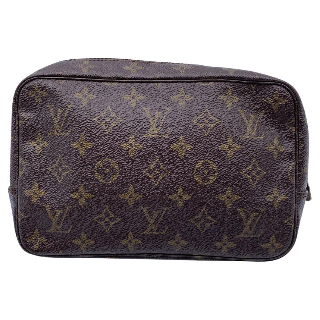 Shop Louis Vuitton LOCKME 2023 SS Unisex Leather Folding Wallet