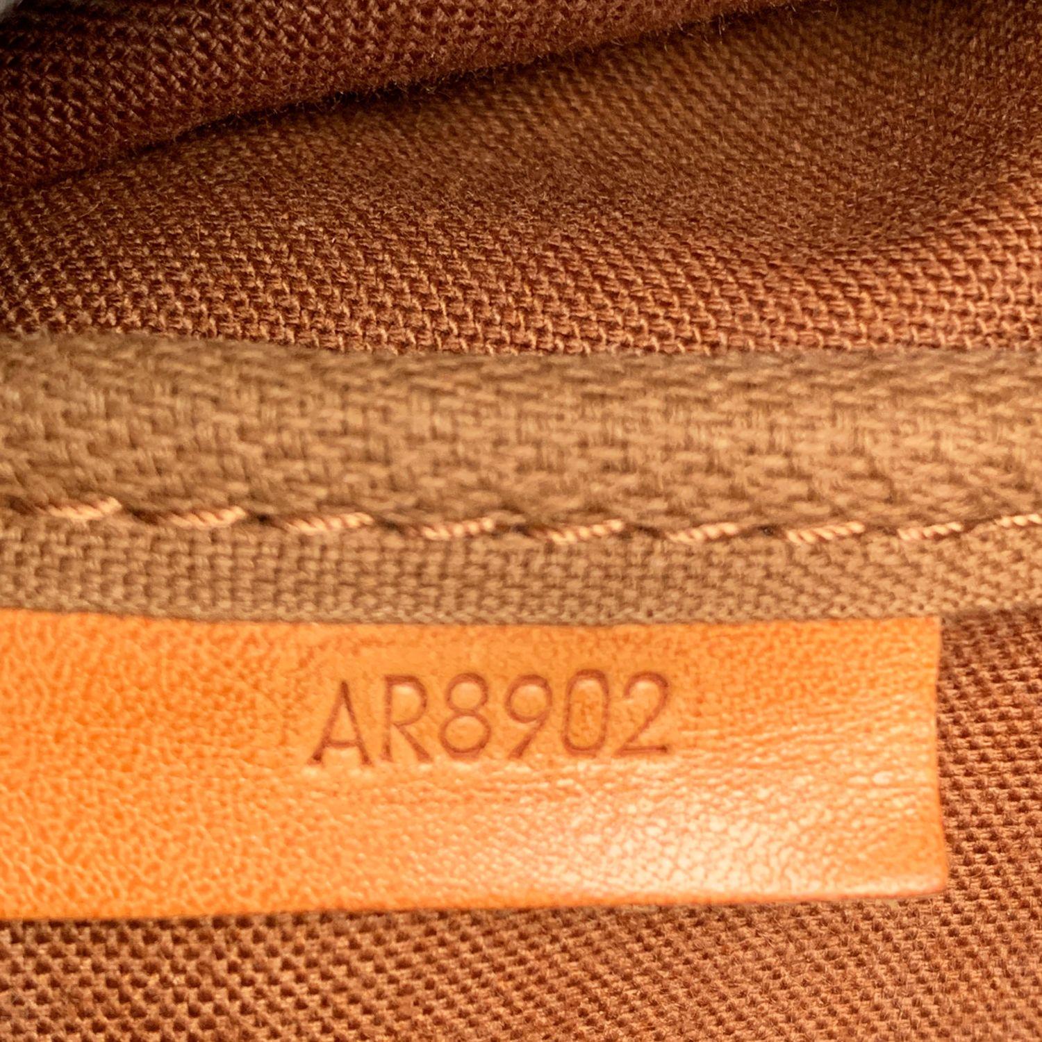 Louis Vuitton Vintage Canvas Saumur 40 Messenger Shoulder Bag 6