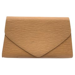 Louis Vuitton LV Sesame Cream/Tan Cowhide Leather Very Wallet, New For Sale  at 1stDibs