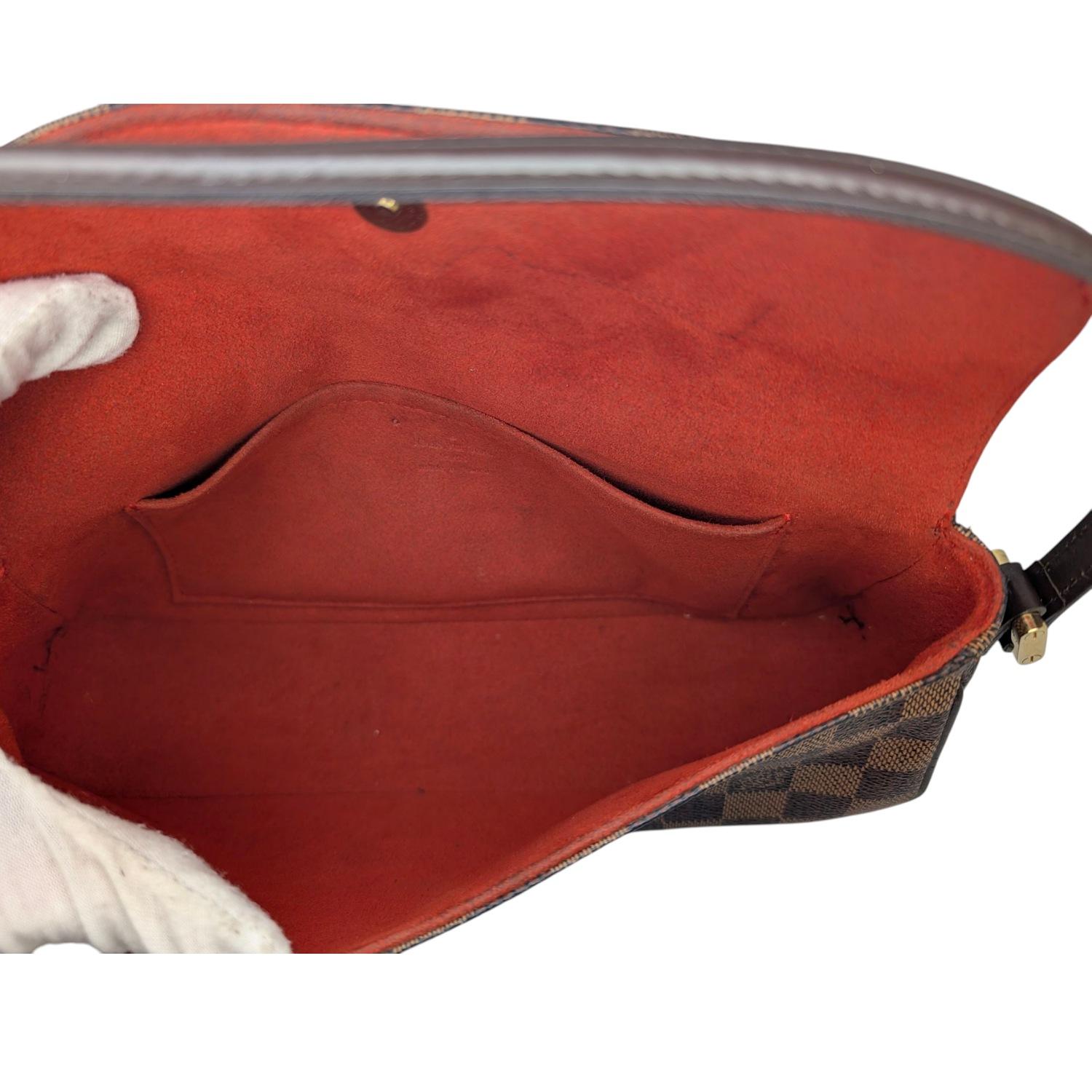Louis Vuitton Vintage Damier Ebene Recoleta Shoulder Bag en vente 3