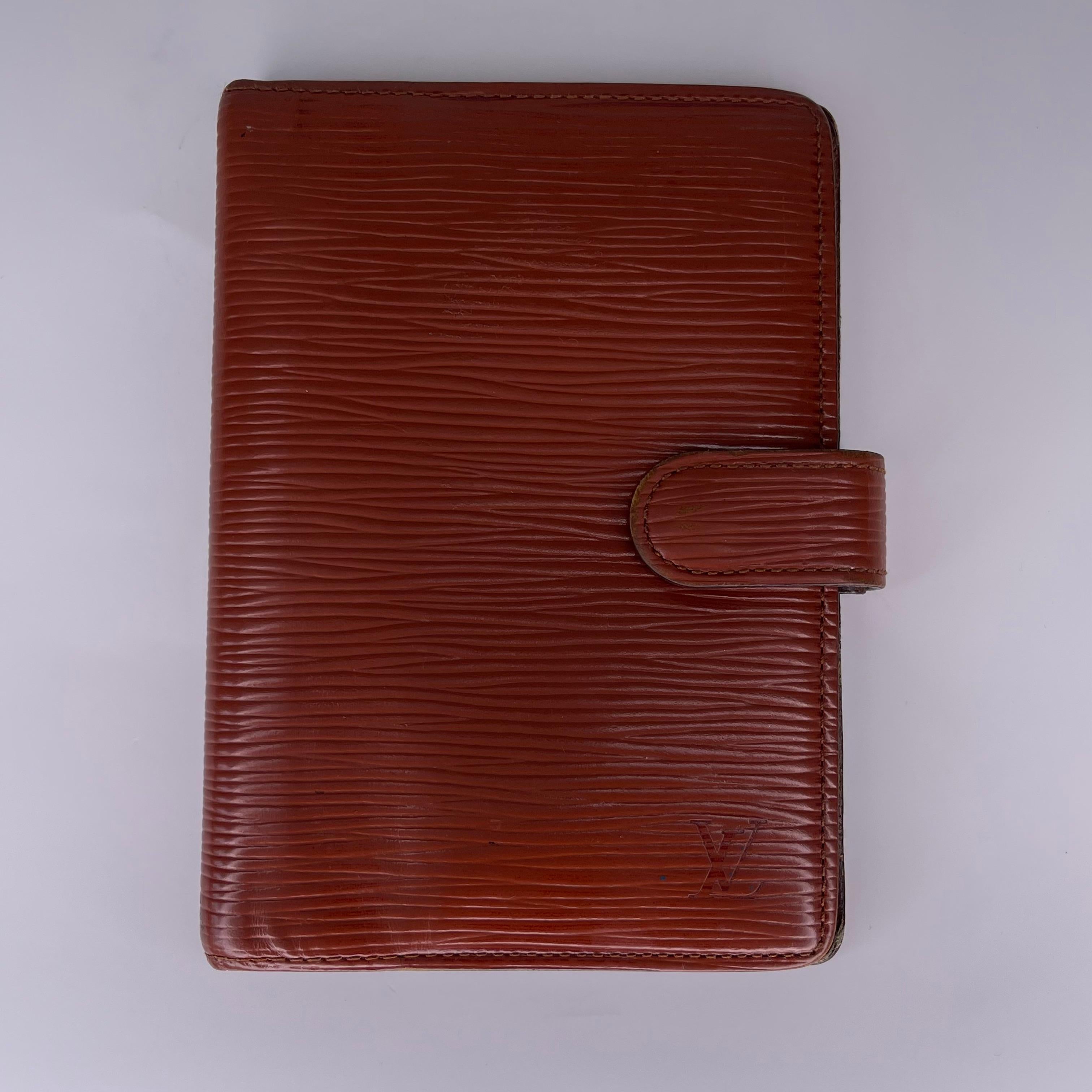 Louis Vuitton Vintage Epi Leather Brown Agenda Cover 1993 In Good Condition In Montreal, Quebec