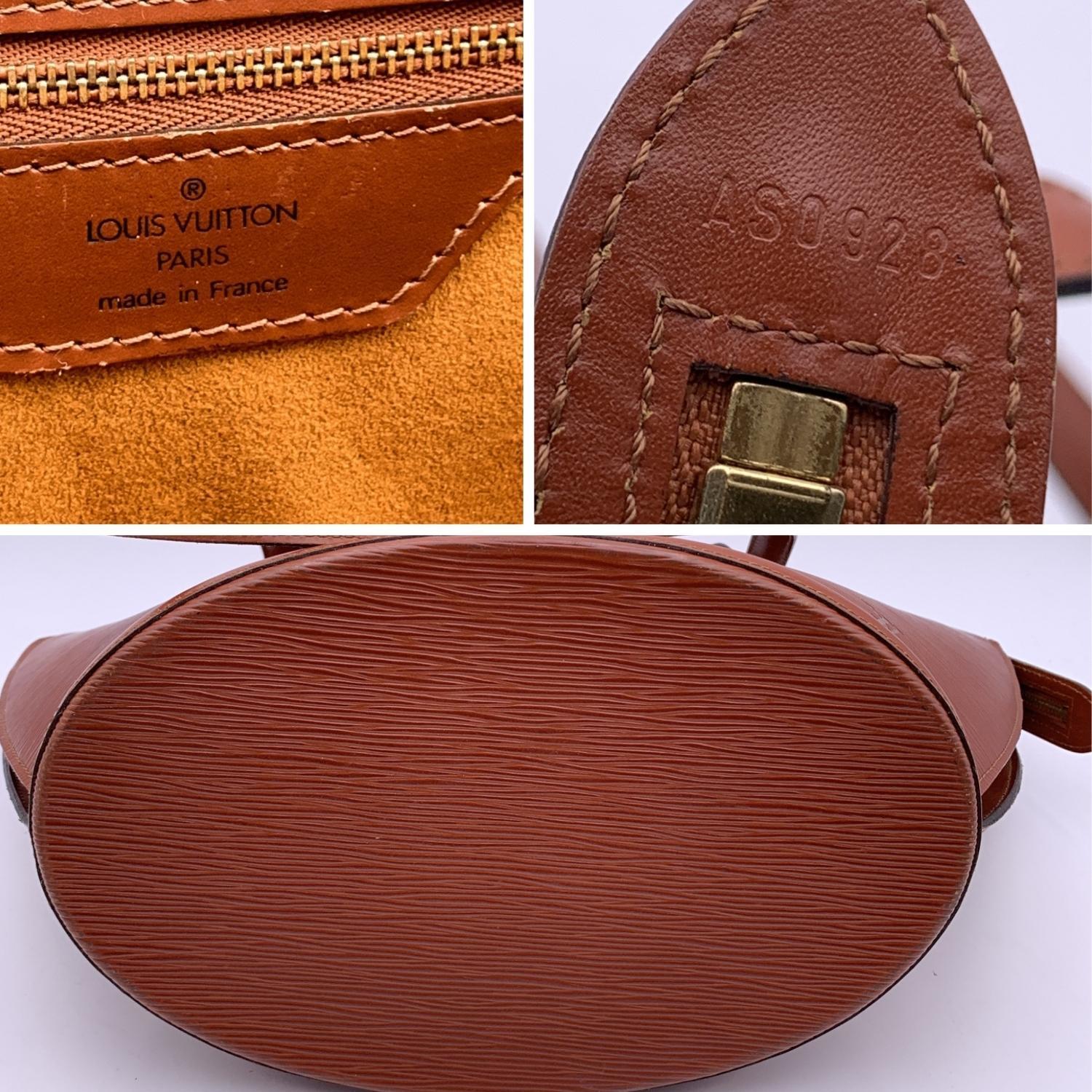 Louis Vuitton Vintage Epi Red Leather Saint Jacques GM Tote Bag For Sale 2