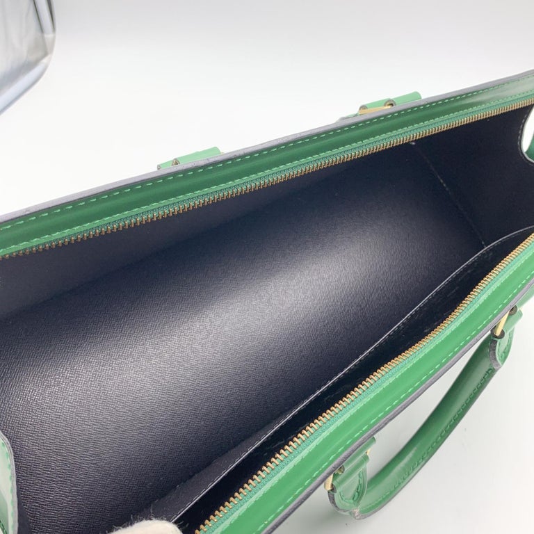 Auth Louis Vuitton Epi Sac Triangle Sac Triangle M52094 Handbag Borneo  Green