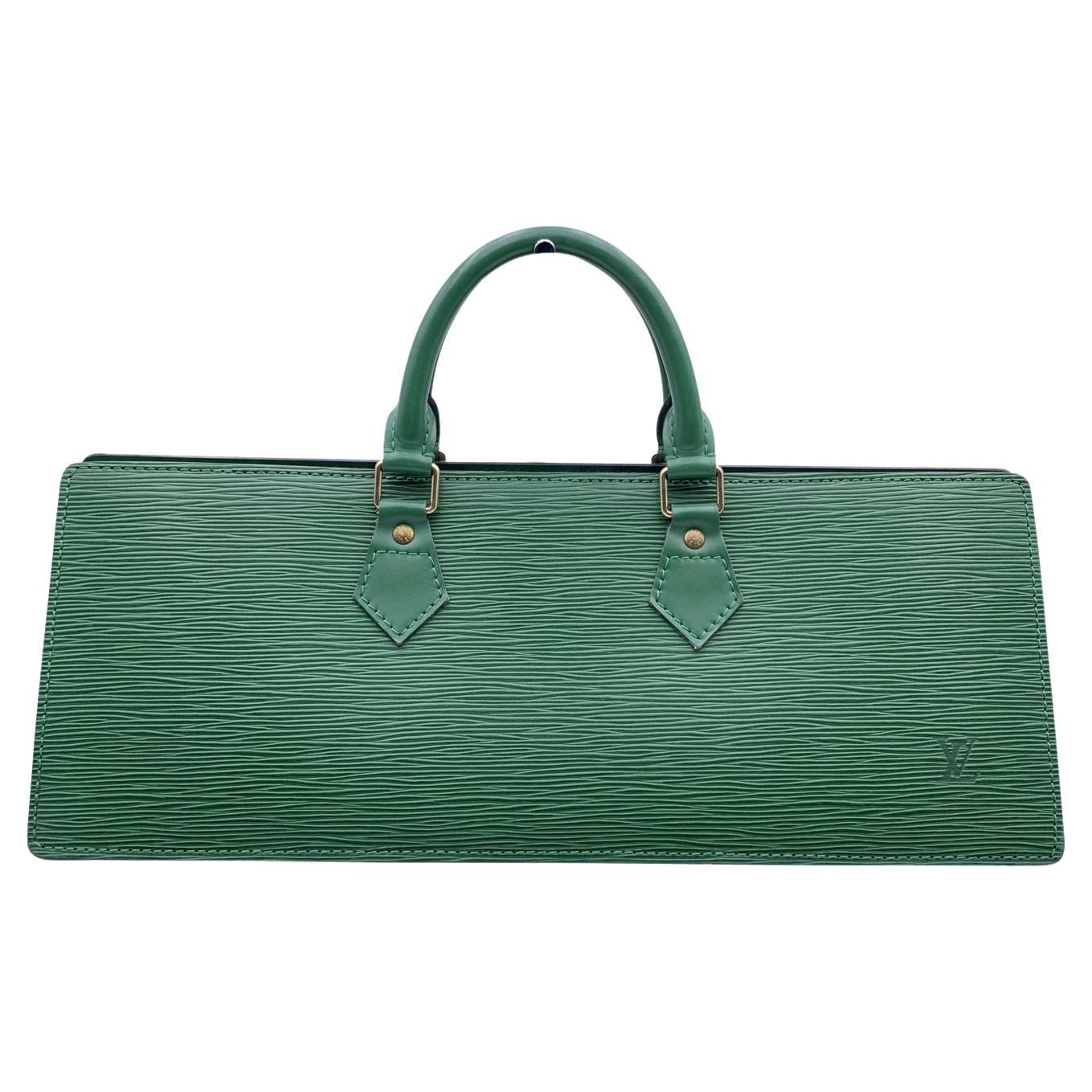 Louis Vuitton Epi Green Pochette – Timeless Vintage Company