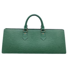 Louis Vuitton Green Orsay Epicea Taiga Leather Wristlet 868595 Cosmetic Bag  For Sale at 1stDibs