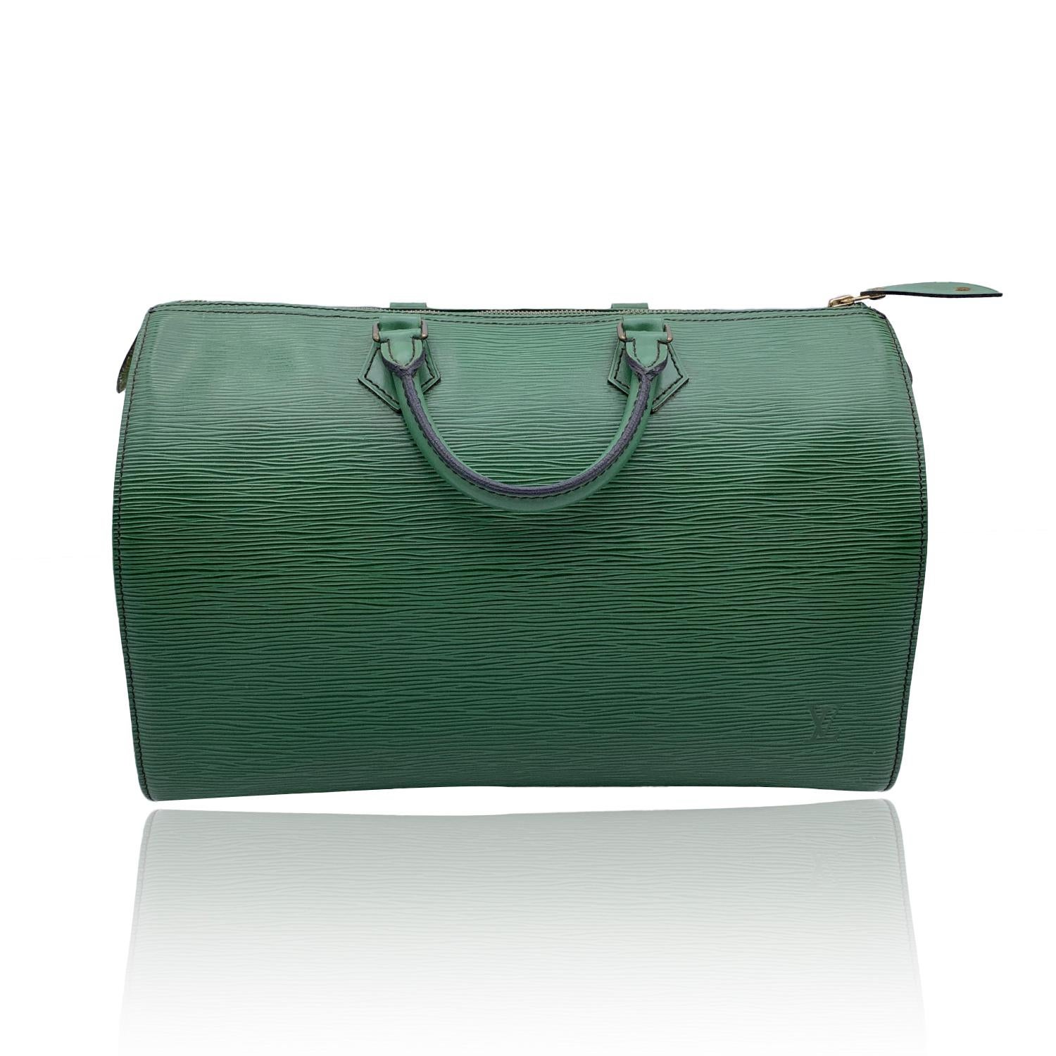 Louis Vuitton Vintage Green Epi Leather Speedy 35 Boston Bag Handbag In Good Condition In Rome, Rome