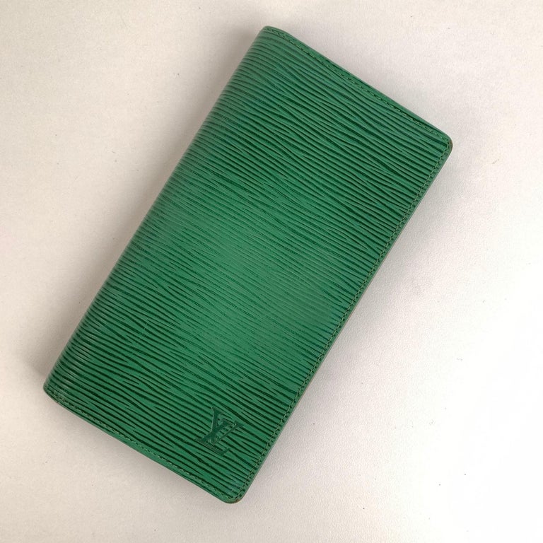 LOUIS VUITTON LV green EPI water ripple antique wallet antique bag vintage  - Shop 1j-studio Wallets - Pinkoi
