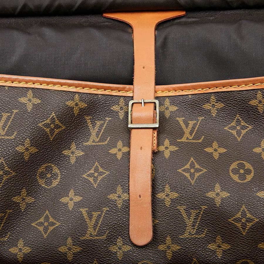 LOUIS VUITTON Vintage Hunting Travel Bag in Brown Toile and Leather 9