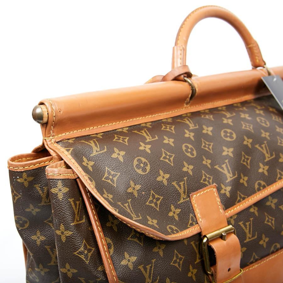 LOUIS VUITTON Vintage Hunting Travel Bag in Brown Toile and Leather 2