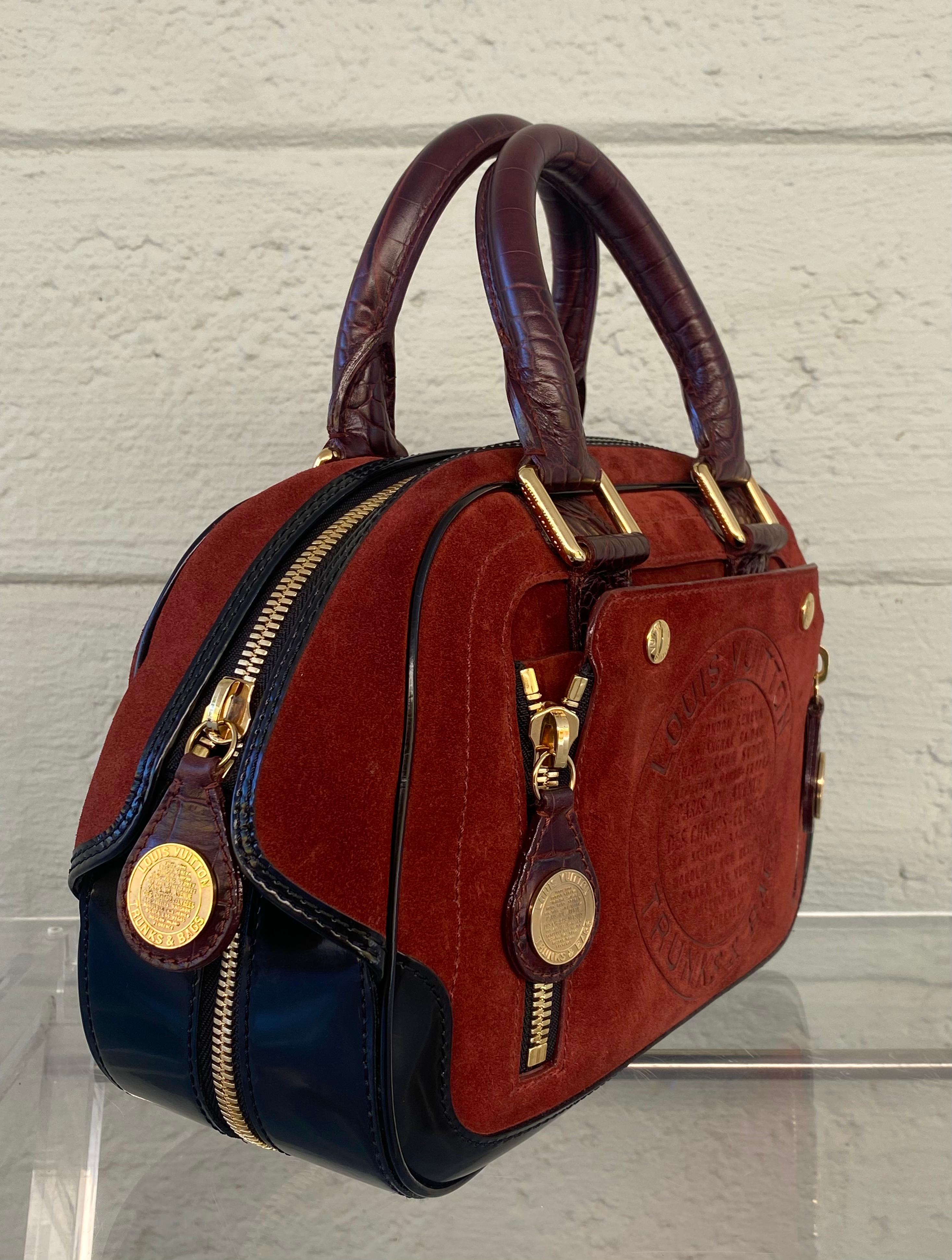 The ultimate in handbag making luxury craftsmanship. The Iconic House of Louis Vuitton always provides us with timeless and classic pieces. This beautiful bag takes timeless creation to a new level of sophistication and charm. Made from the finest