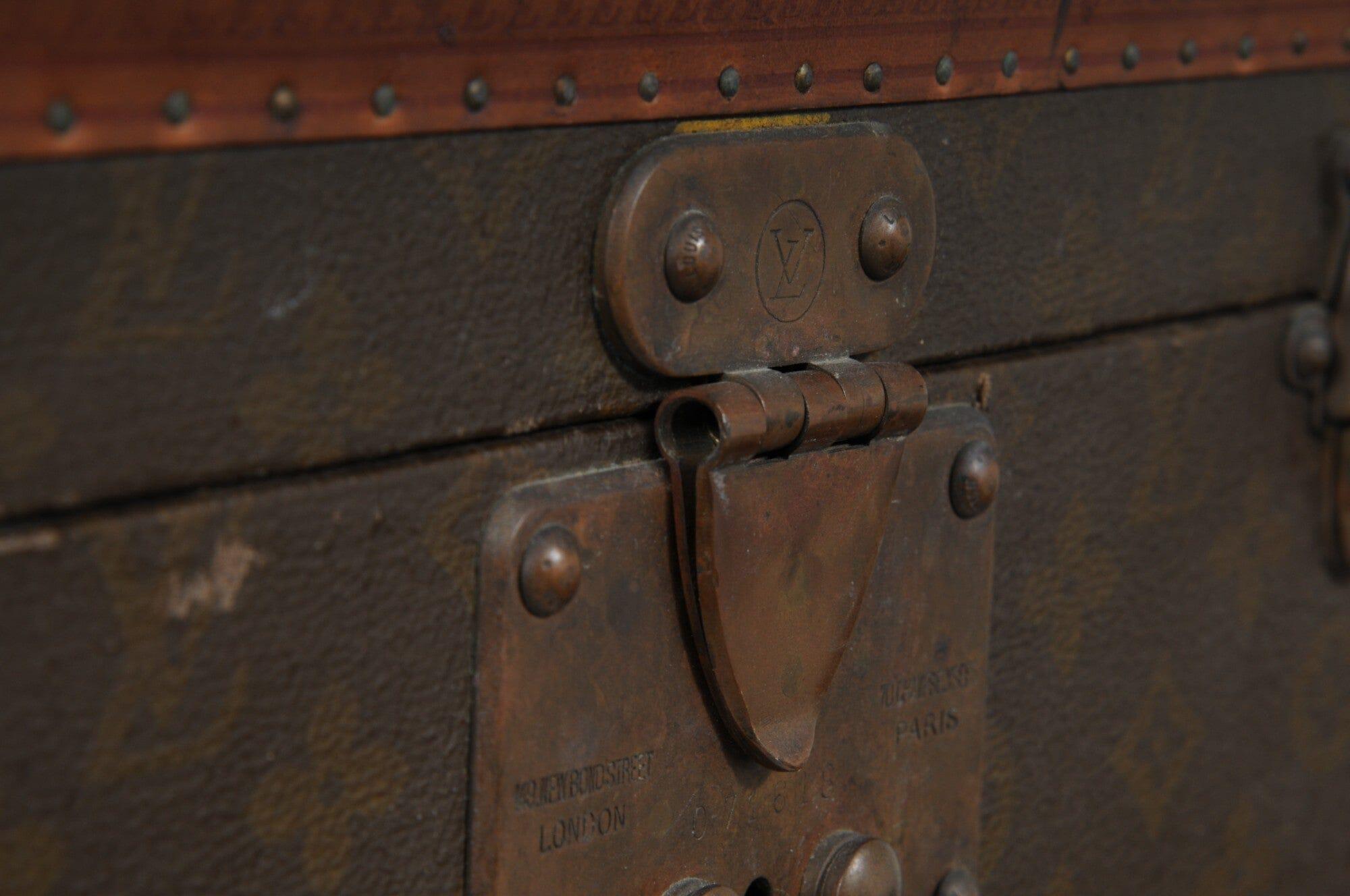 Louis Vuitton Vintage Lv Logo Monogram Boite Trunk Vanity Train Case Hard Sided im Angebot 9