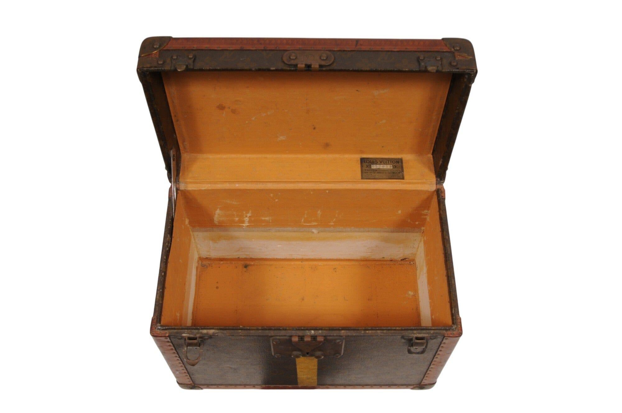 Louis Vuitton Vintage Lv Logo Monogram Boite Trunk Vanity Train Case Hard Sided im Angebot 12